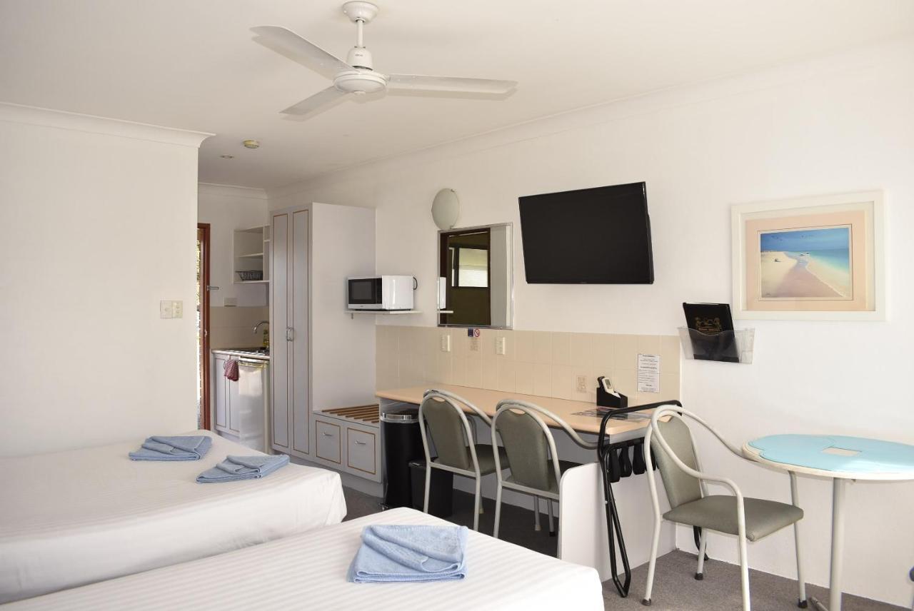 Port O'Call Motel Порт Макари Екстериор снимка